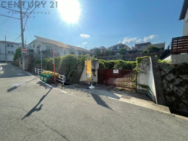 宝塚市野上３丁目の土地
