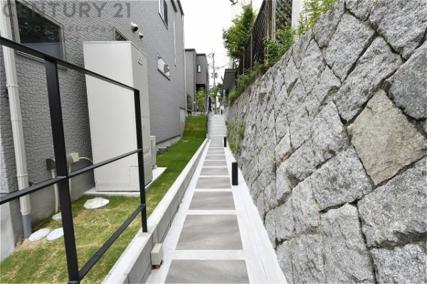西宮市苦楽園四番町新築一戸建て