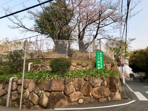 西宮市深谷町の土地(神戸海星女子学院マリア幼稚園)
