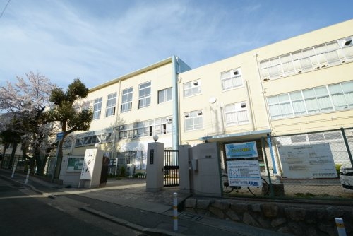 神戸市灘区国玉通4丁目の土地(神戸市立上野中学校)