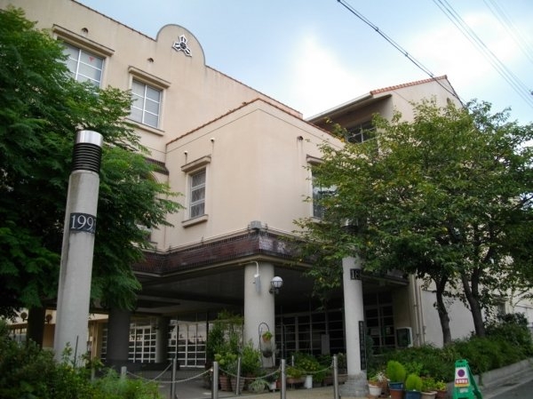 タウンハウス夙川(西宮市立大社小学校)