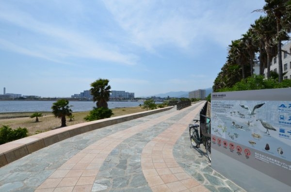 西宮マリナパークシティ海のまち5番館(御前浜公園)