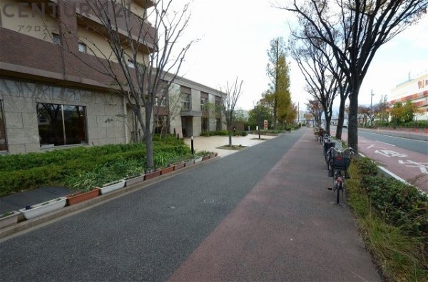 ロイヤルアーク甲子園フローレス