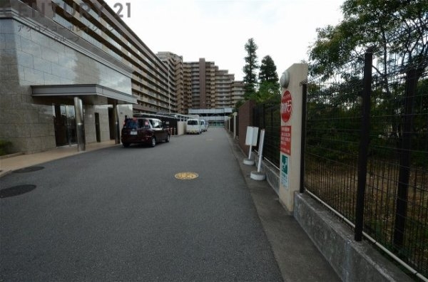 ロイヤルアーク甲子園フローレス