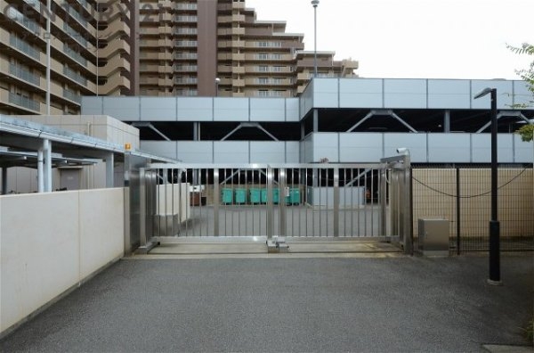 ロイヤルアーク甲子園フローレス