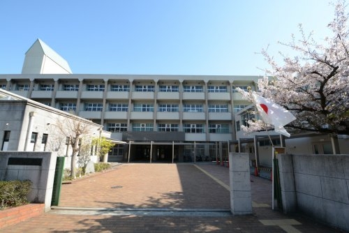 プレステージ六甲道駅前(神戸市立鷹匠中学校)