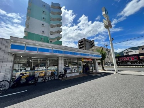 コスモハイツ六甲道(ローソン灘烏帽子町一丁目店)