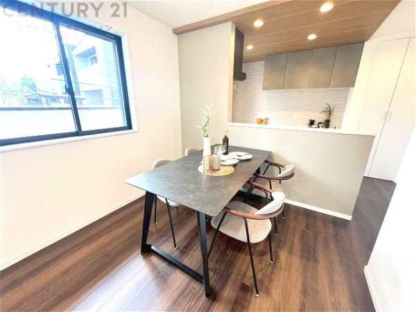 西宮市小松南町1丁目戸建