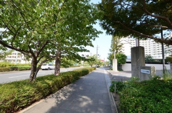 RICイーストコート8番街1番館