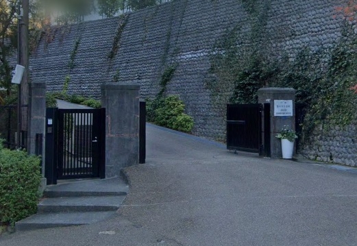 西宮市仁川町6丁目の土地(私立小林聖心女子学院高校)