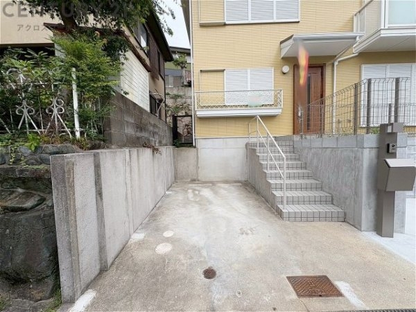 西宮市苦楽園二番町の中古一戸建て