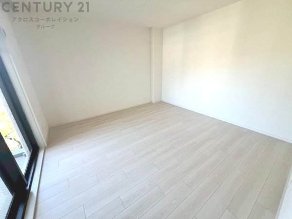 メゾン越木岩A棟