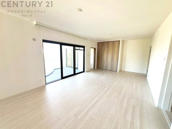 メゾン越木岩A棟