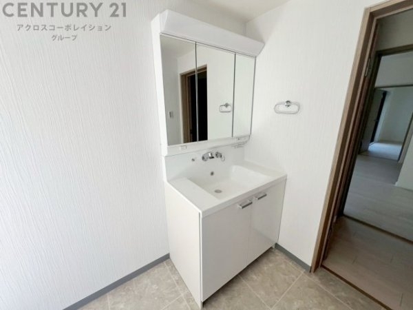 メゾン越木岩A棟