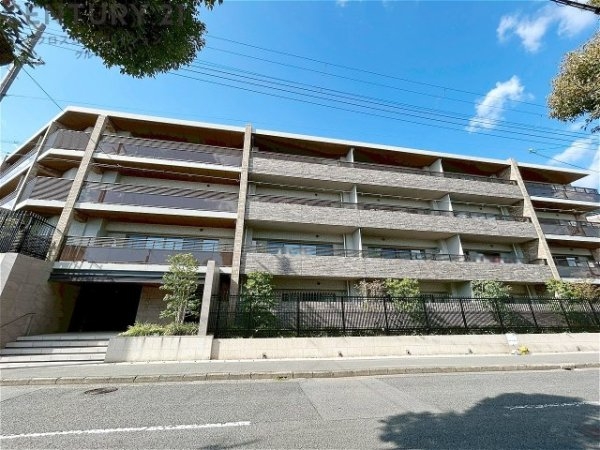 ディアエスタミオ西岡本