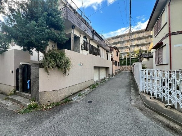 芦屋市楠町の土地(前面道路含む現地写真)