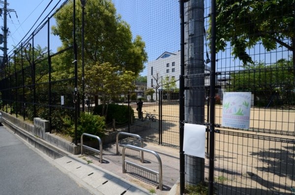 西宮市一ケ谷町の土地(六軒南公園)