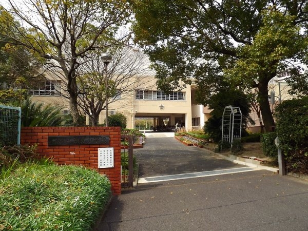 芦屋緑2住宅5号棟(芦屋市立潮見小学校)