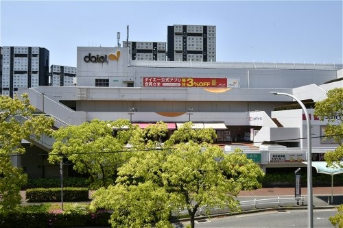 芦屋緑2住宅5号棟(グルメシティ芦屋浜店)