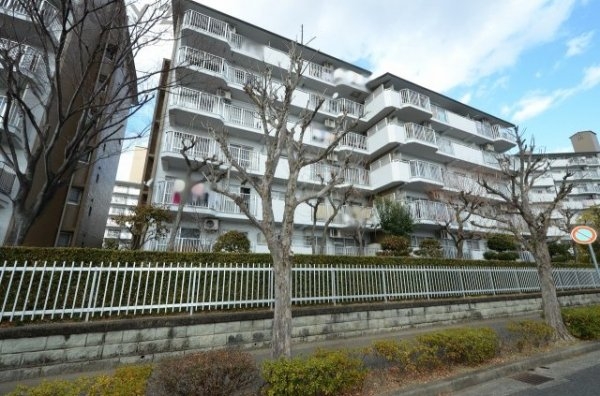 芦屋緑2住宅5号棟