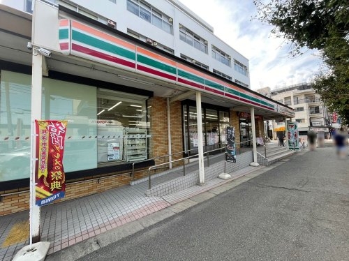 甲南グランドハイム本山(セブンイレブン神戸北青木4丁目店)