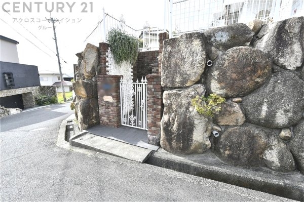 西宮市苦楽園六番町の中古一戸建て