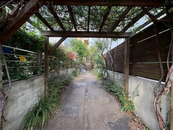 神戸市東灘区岡本４丁目の中古一戸建て