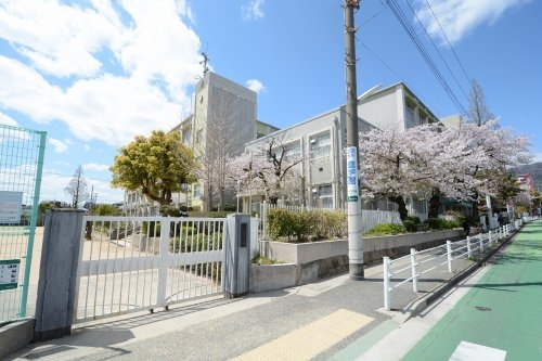 神戸市東灘区御影石町１丁目の中古一戸建て(神戸市立御影小学校)