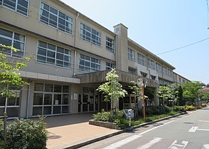 西宮市神呪町の土地(西宮市立甲東小学校)