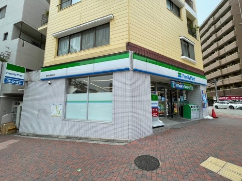 万葉ハイツ灘(ファミリーマート阪神岩屋駅前店)