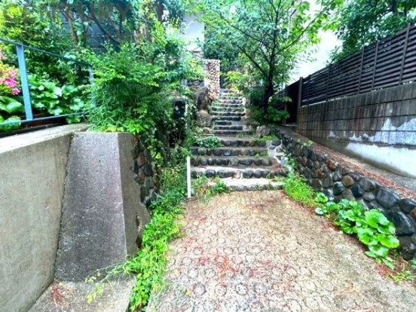 西宮市甲陽園目神山町の中古一戸建て