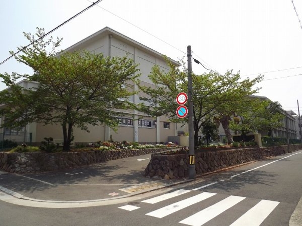 芦屋市津知町の土地(芦屋市立精道中学校)