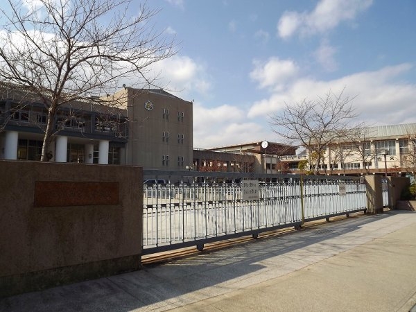 レジデンスコート夙川城山(西宮市立　西宮高等学校)