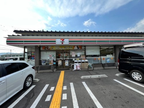 カサベラ新在家ツインズ2号館(セブン-イレブン神戸新在家南町３丁目店)