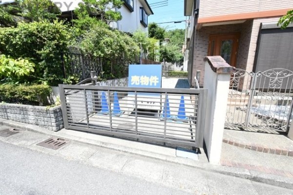 川西市けやき坂１丁目中古戸建