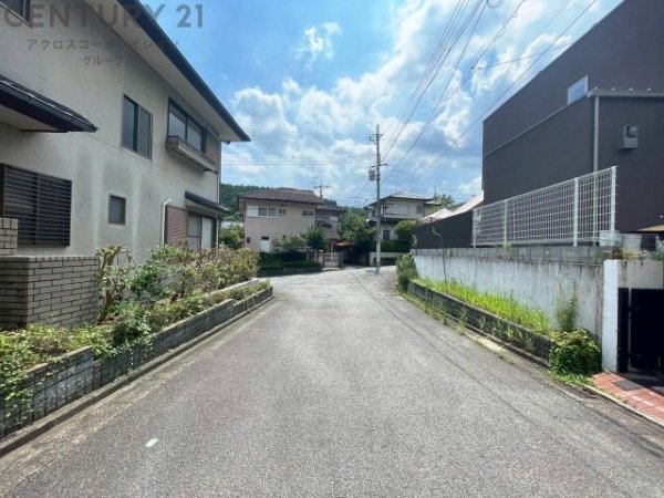 川西市けやき坂１丁目の中古一戸建て