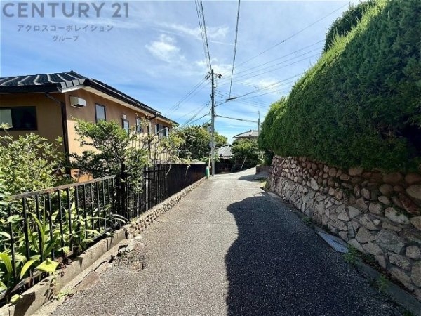 宝塚市雲雀丘３丁目の土地