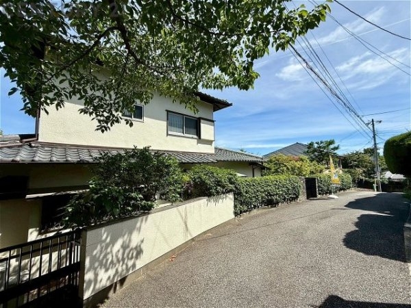 宝塚市雲雀丘３丁目の土地