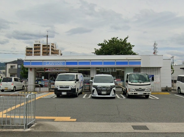 パティオ南宝塚(ローソン宝塚口谷西店)