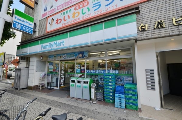 伊丹駅前ファミリーハイツ(ファミリーマート阪急伊丹駅前店)