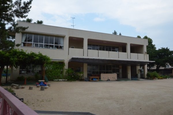 パレス新伊丹2番館(伊丹市立ありおか幼稚園)