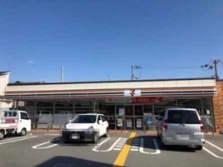 パレス新伊丹2番館(セブンイレブン伊丹南本町7丁目店)
