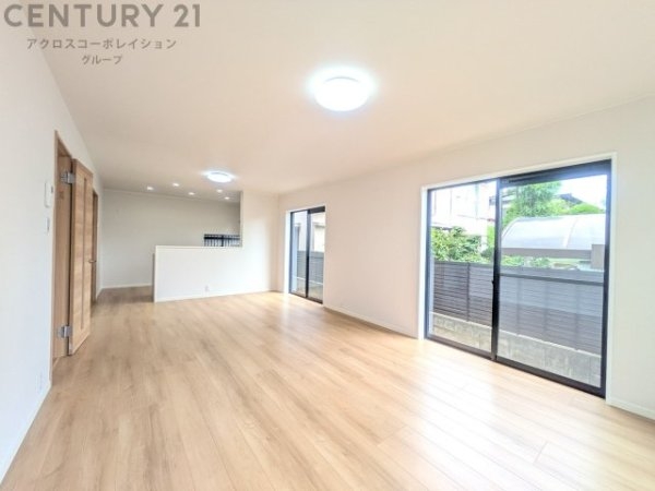 宝塚市南ひばりガ丘１丁目の中古一戸建て