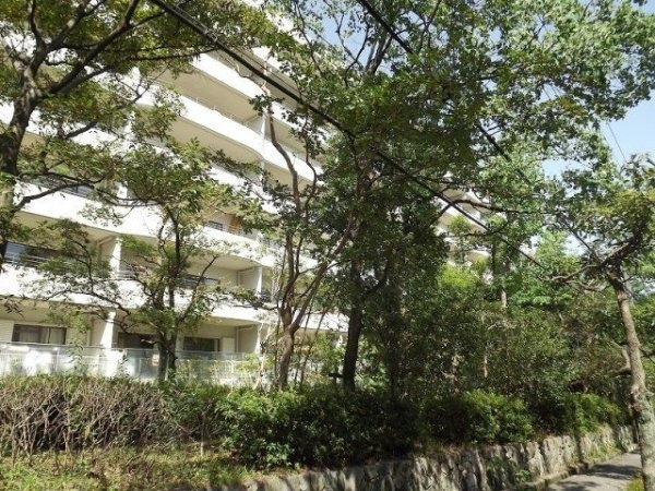 阪急逆瀬台マンション　アヴェルデ１番館