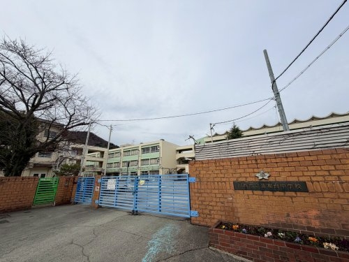 川西市清和台西３丁目の中古一戸建て(川西市立清和台中学校)