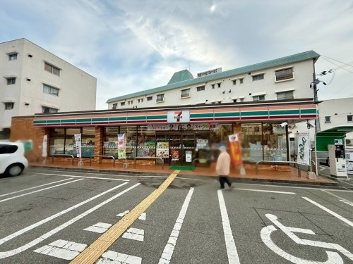 ファーストタウン池田市第16畑(セブンイレブン池田旭丘1丁目店)