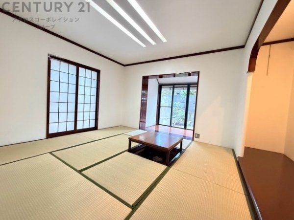 宝塚市宝梅３丁目の中古一戸建て