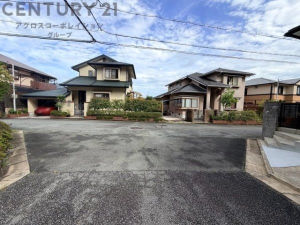 川西市けやき坂３丁目の中古一戸建て