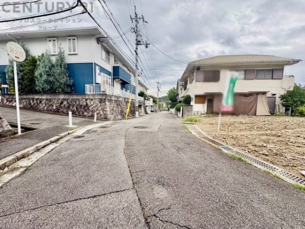宝塚市中山五月台４丁目の土地