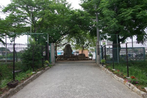 川西市多田院１丁目の土地(川西市立多田小学校)